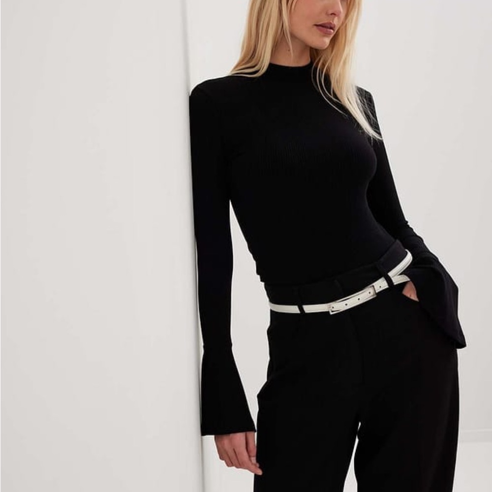 NA-KD High Neck Trumpet Sleeve Top